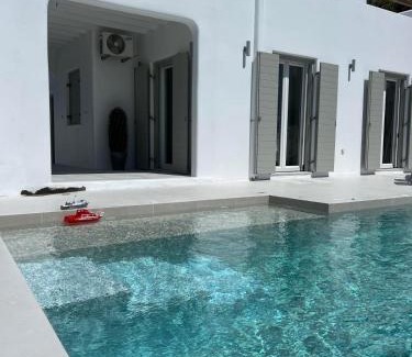 Adamas Villa | White Villa Milos