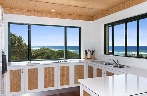 Hastings Point Apartamento | OLAS BLANCAS 6 - VISTAS AL MAR DESDE EL BALCÓN FRENTE A LA PLAYA