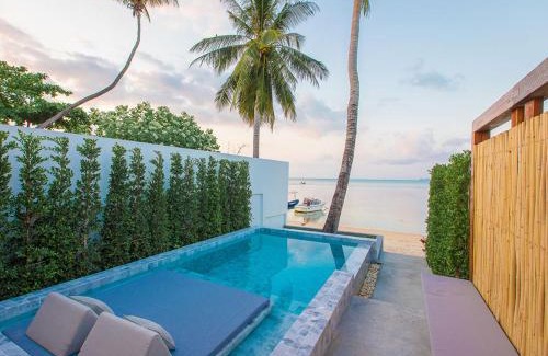 Bang Po Complejo | White Whale Beachfront Pool Villa