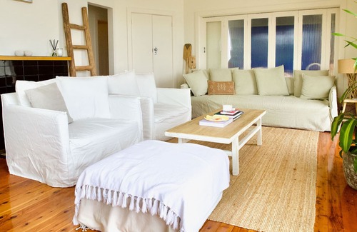 Bundeena Casa | White Wings at Bundeena Beachfront Cottage