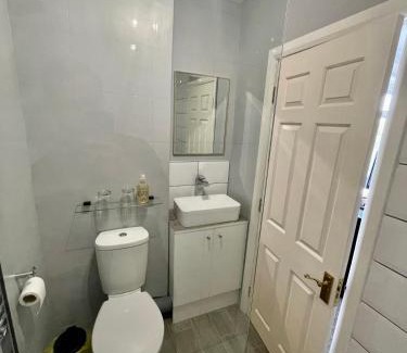 Hartshill Casa | White Wings