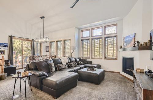 Peak 8 Casa | White Wolf #890 - Great Home with Private Outdoor Hot Tub - Shuttle to Slopes