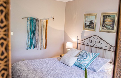 Rhineland Casa | White Wolf Inn - Casa
