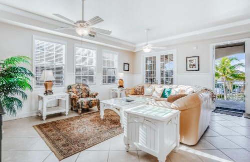 Mid Island Apartamento | Whitecap Condo Beachfront Splendor