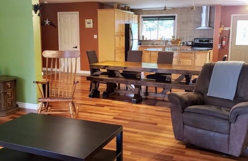 North Algona Wilberforce Casa | Whitefield Cottage ~ Sky Above, Lake Below!