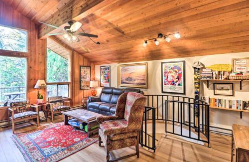 Whitefish Apartamento | Whitefish Escape with Deck 3 Mi to Ski Resort!