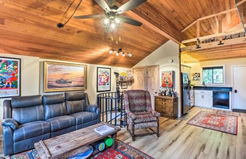 Whitefish Apartamento | Whitefish Escape with Deck 3 Mi to Ski Resort!
