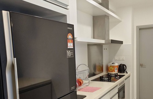 Kampung Sembulan Baru Apartamento | Whitehouse at Sutera Avenue