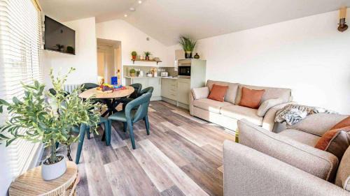 Sandwich Chalet De Esquí | Whitemills Wake and Aqua Park Lodge Seven
