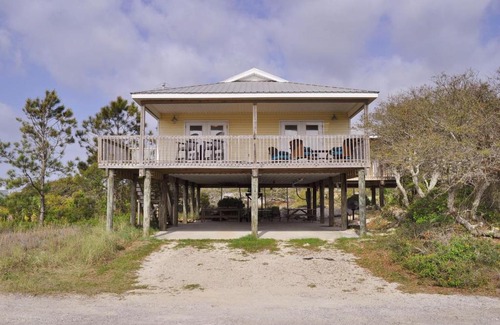 Fort Morgan Casa | Whitesands South Relax in comfort at this duplex within walking distance of the beach