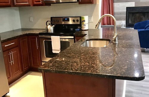 East Stroudsburg Casa | LA ÚLTIMA UBICACIÓN, Silencio y Aventura, lo tienen todo; Piscina, Bañera de hidromasaje, Esquí, Río