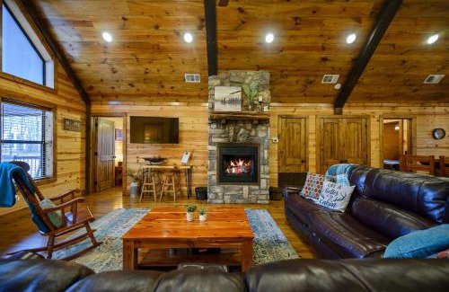 Broken Bow Casa | Whitetail Retreat Cabin for 13