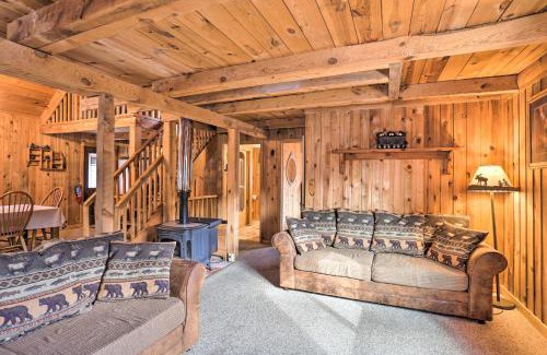 Deadwood Casa | Whitewood Cabin Deck, Gas Grill and Hot Tub!
