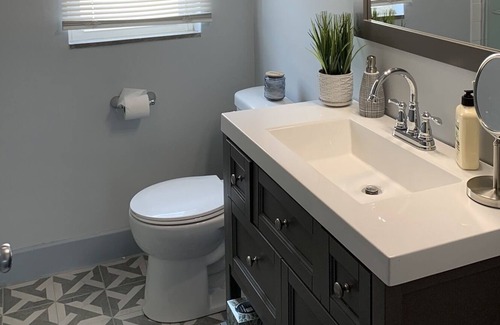 Whiting Casa | WHITING SPACIOUS 2 BEDROOM APARTMENT