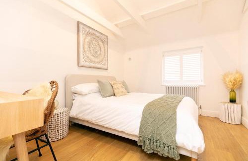 Whitstable Apartamento | Whitstable Wishes, a Stylish Seaside Retreat, Whitstable with Parking Space