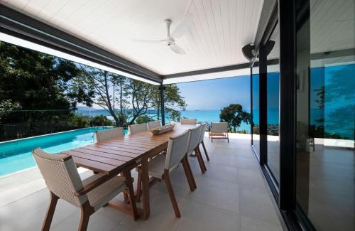 Airlie Beach Casa | 'Whitsunday Blue' Luxury Home with Ocean Views