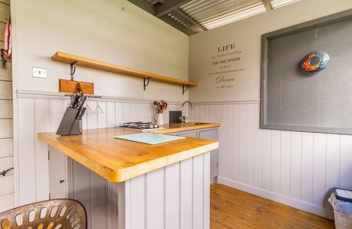 Thetford Cabina | Whoa Stop - Norfolk Holiday Properties