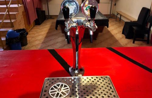 Belso-Ferencvaros Apartamento | Whole basement former pub3 for bachelor/bachelorette party