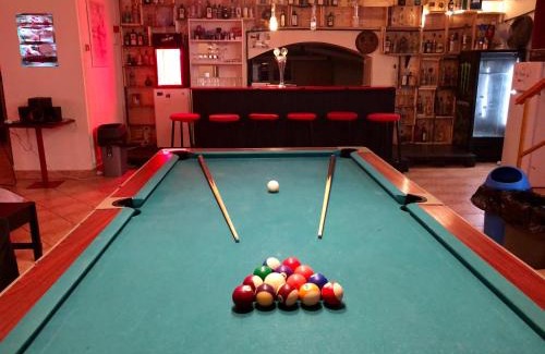Belso-Ferencvaros Apartamento | Whole basement former pub3 for bachelor/bachelorette party