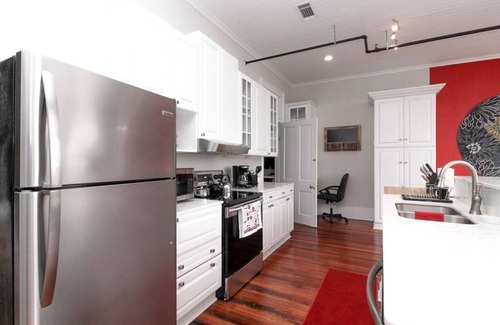 Columbus Apartamento | Whole condo - Wifi, King Beds, 55" Smart TV, Walk to Columbus Riverwalk