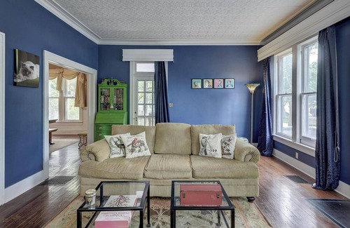 Carthage Casa | Whole Home Rental - 2 minute walk to Marian Days