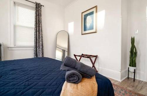 New Rochelle Casa | Whole House Near NYC and Transit with Game Room Fire Pit and King Bed