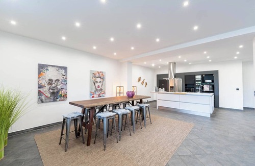 Altendorf Casa | Whole house near the trade fair for up to 20 people
