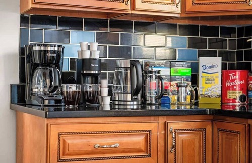 New Rochelle Casa | Whole House Spacious 4-bedroom house ~ Near NYC & Transit ~ Family Friendly