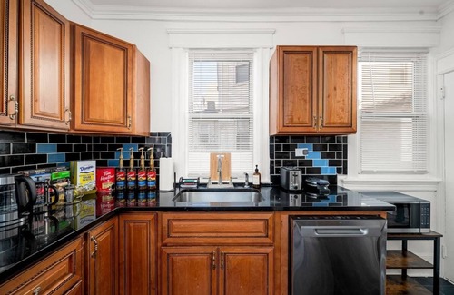 New Rochelle Casa | Whole House Spacious 4-bedroom house ~ Near NYC & Transit ~ Family Friendly