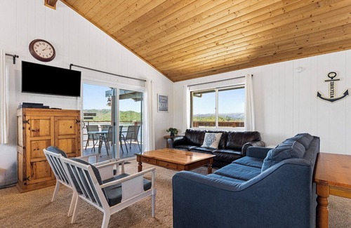 Bradley Cabina | Whole Peninsula (6 houses with 1 studio and 3 boat docks)