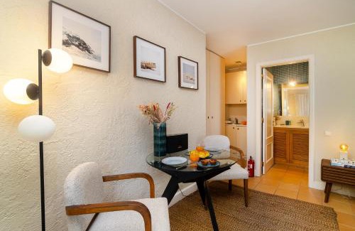 Falca Casa | WHome Lisbon Guesthouse with Shared Garden & Pool