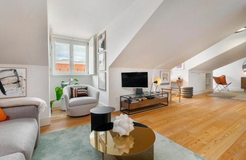 Santa Maria Maior Apartamento | WHome Top-Floor Studio in Prime Location