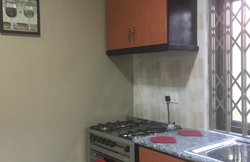 Mallam Casa | ¿Por qué compartir cuando puede tenerlo todo para usted mismo en esta casa hermosamente designada?