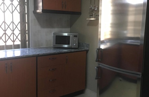 Mallam Casa | ¿Por qué compartir cuando puede tenerlo todo para usted mismo en esta casa hermosamente designada?