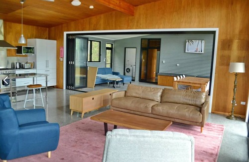 Arakoon Casa | Wi-Fi* Linen Included* Open Plan Living* BBQ* Pet Friendly