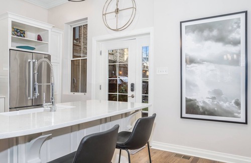West Town Casa | Wicker Park Entire House, Private Yard and Parking!
