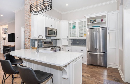 West Town Casa | Wicker Park Entire House, Private Yard and Parking!