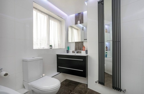 Bramley Casa | Wickersley House, Rotherham for Contractors and Families (Hosted by Emu-J Stays)