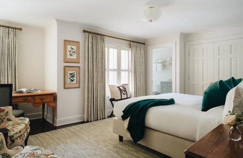Saugatuck Cama Y Desayuno | Wickwood Inn