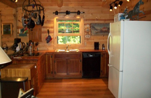 Sullivan Cabina | 'Wickyup' - Log Cabin onTunk Lago en DownEast Maine