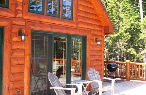 Sullivan Cabina | 'Wickyup' - Log Cabin onTunk Lago en DownEast Maine