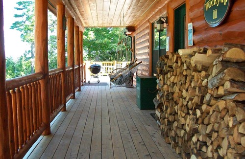 Sullivan Cabina | 'Wickyup' - Log Cabin onTunk Lago en DownEast Maine