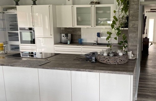 Zetel Casa | Visión Retiro moderno