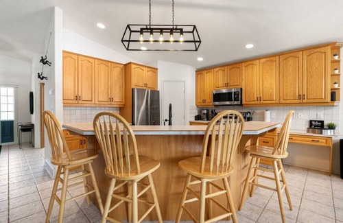 East Kootenay Casa | Wide Open Spaces | Hot Tub | Springs Golf Course