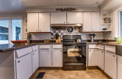 Geneva Casa | ¡NUEVO! Amplia casa en el lago Seneca con más de 200 'de frente al lago privado
