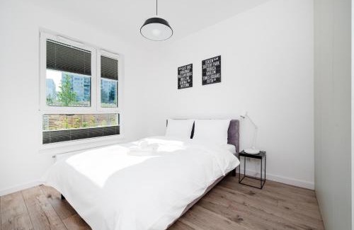 Lodz Apartamento | Widzewska Superior Apartment by BookingHost