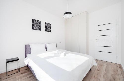 Lodz Apartamento | Widzewska Superior Apartment by BookingHost