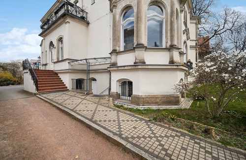 Sudvorstadt-Ost Apartamento | Wiener Palais: Am Zoo-park, Workplace, Family, 7 pers., Smart-tv