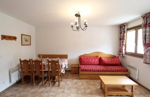 Val Cenis Apartamento | Wifi, 10m from ski slopes, 2nd floor, balcony, parking, tv, ski locker, 40m², Val Cenis