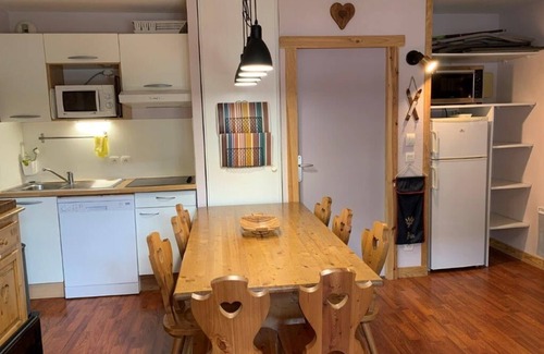Vignec Apartamento | Wifi, 1.o piso, piscina, balcón, tv, local para esquís, 48m², Saint Lary Soulan
